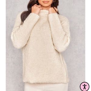 BNWT Prettylittlething boucle sweater